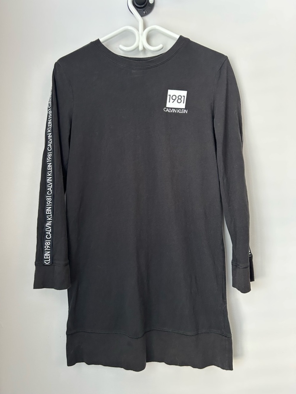 Calvin Klein Longsleeve Nighdress - Picture 2 of 6